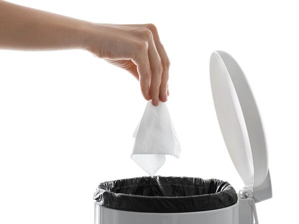 Smid kun vådservietter i skraldespanden - ikke i toilettet