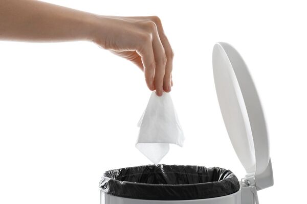 Smid kun vådservietter i skraldespanden - ikke i toilettet